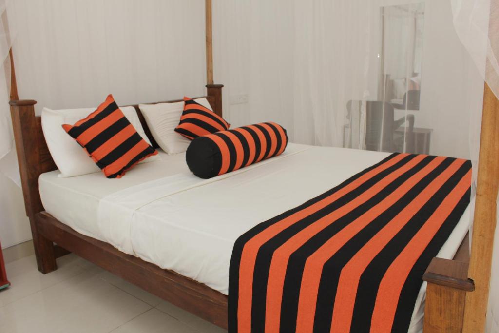 Canopy Bed Room